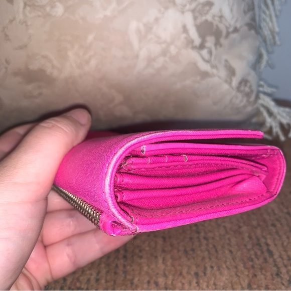 Fossil Vibrant Pink Leather Wallet - Picture 3 of 12